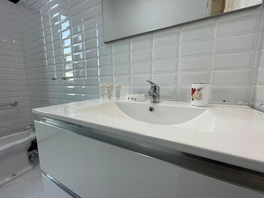 Bg Central President Suite Con Parcheggio - Vista Citta Alta Bergamo Eksteriør billede