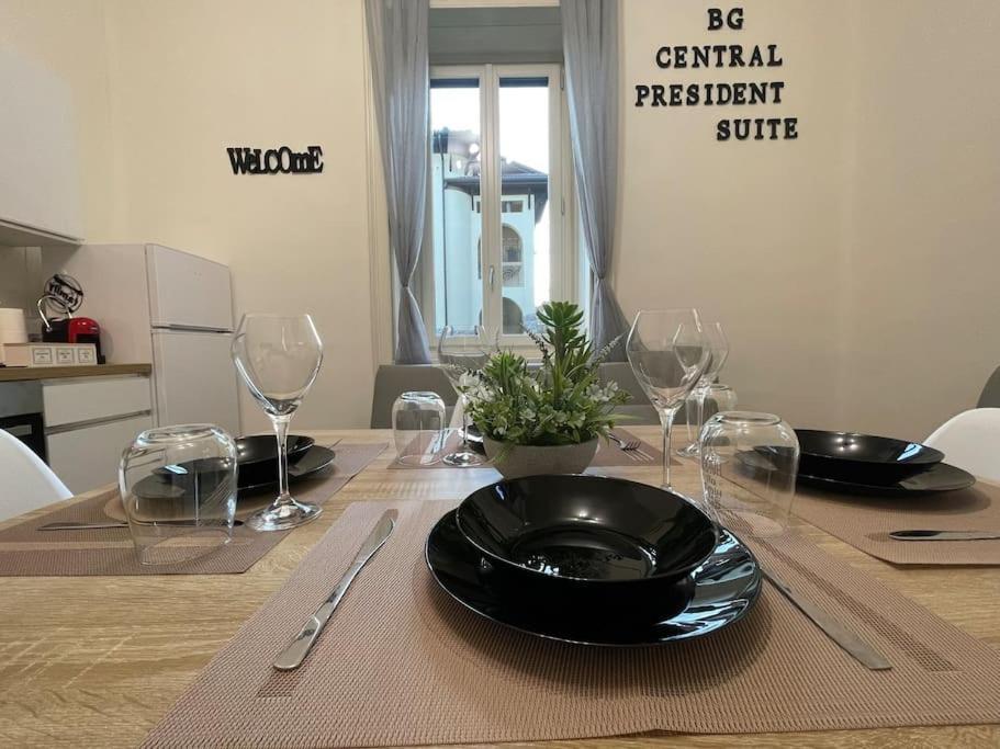 Bg Central President Suite Con Parcheggio - Vista Citta Alta Bergamo Eksteriør billede